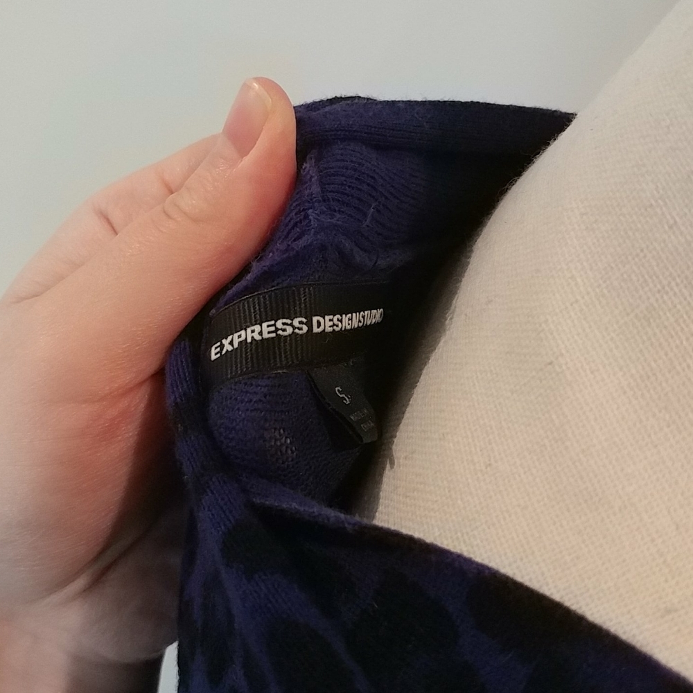 Express sweater - Picture 6 of 10